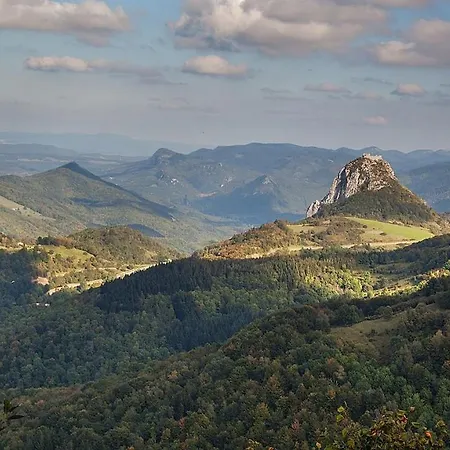 Hébergement de vacances Ariege Grande Maison éco-rénovée Montségur
